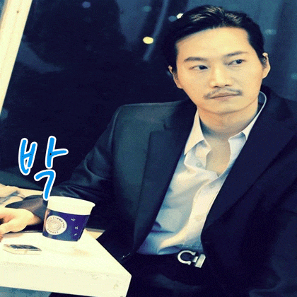 액션7
