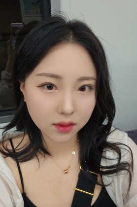 김진희.