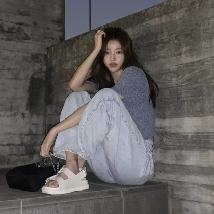 유아리.