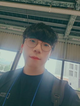 스트리머 로고